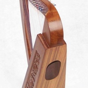 Tall Celtic Irish Knee Harp 17 Strings Solid Wood Free Bag Strings Key 27 Inch